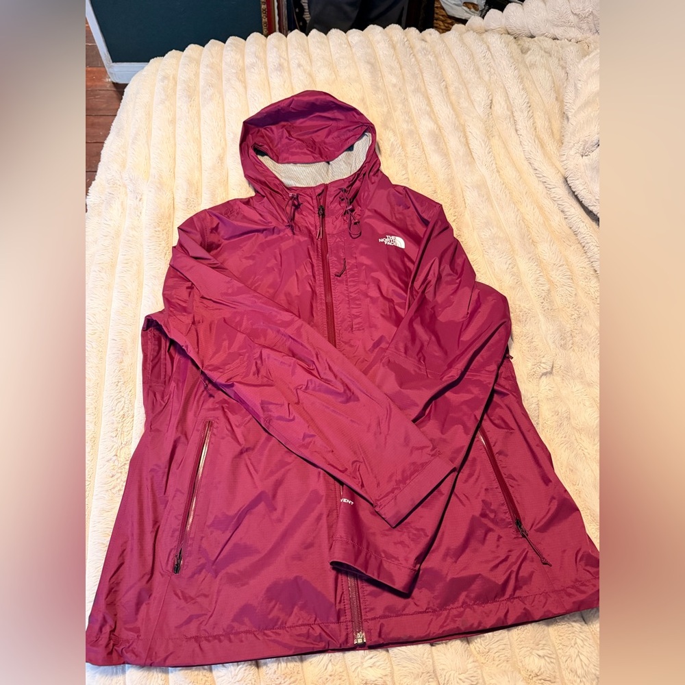 The North Face Women's Mulberry Raincoat Size XL - Picture 3 of 8